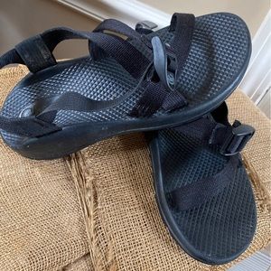 Chacos wonens size 5 black